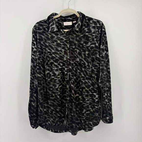 Belle by Kim Gravel Tops - Belle by Kim Gravel Womens S Black Gray Leopard Velvet Button Down Shirt Pockets